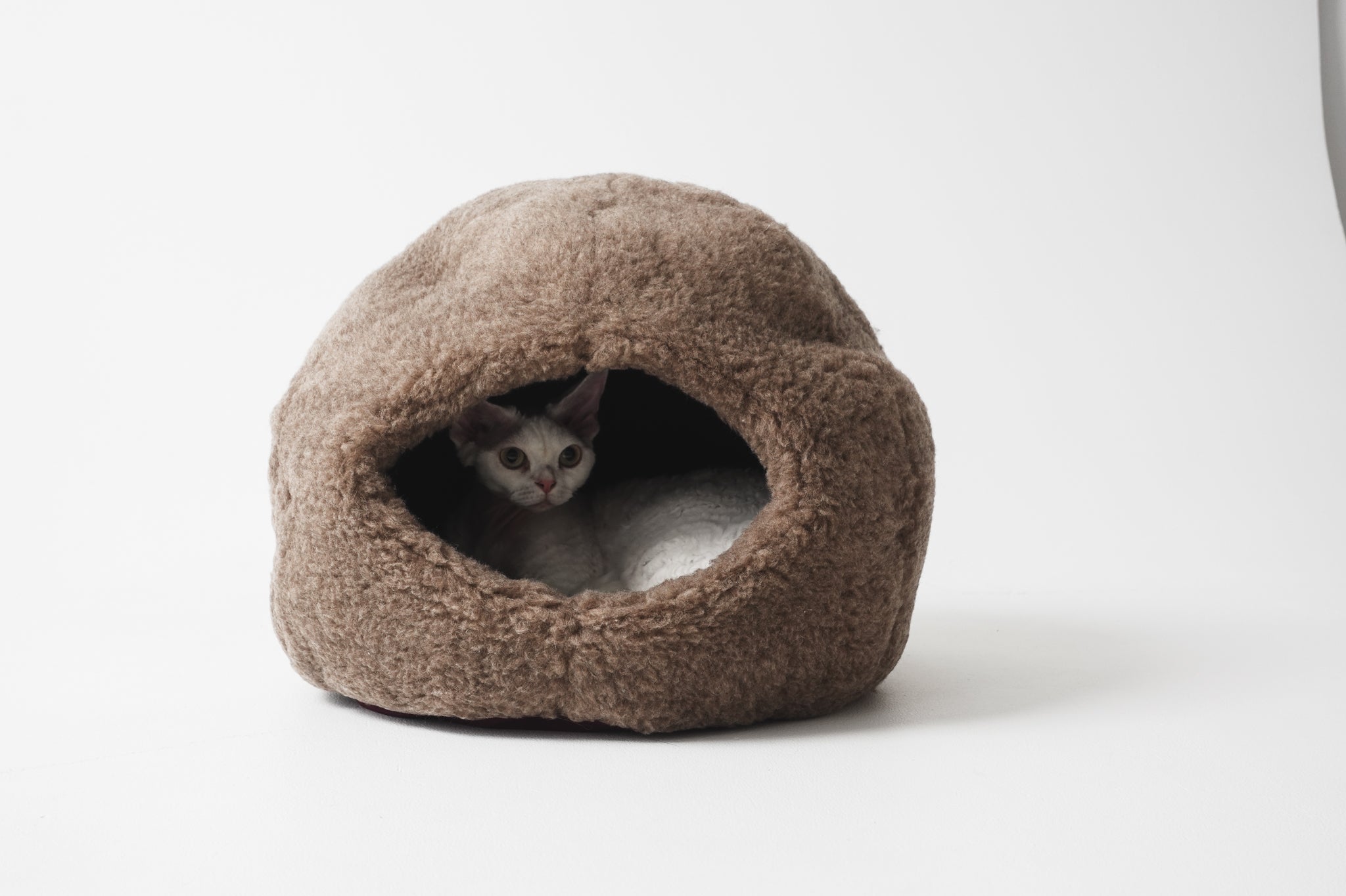 Nest Natural Woolen Pet Bed - Beige